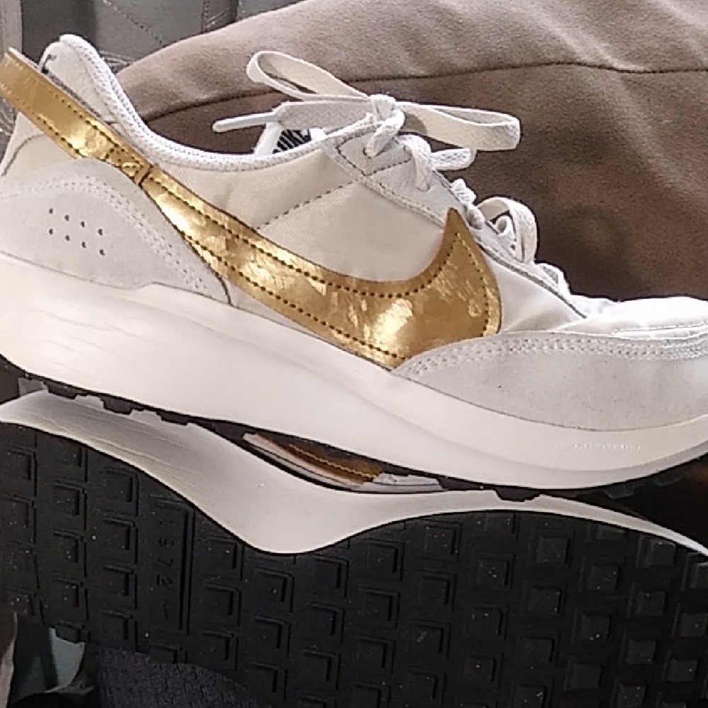 Nike Women's White and Gold Sneakers